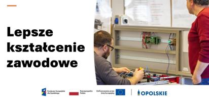 Grafika przedstawiająca osoby uczące się zawodu elektryka