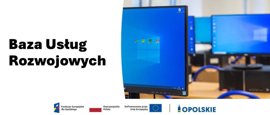 Grafika przedstawiająca salę z komputerami