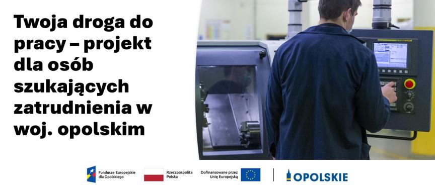 Grafika przedstawiająca osobę podczas pracy przy tokarce CNC