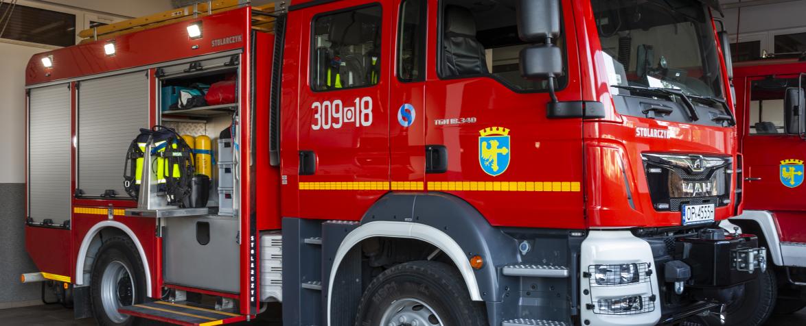 Bok wozu strażackiego 