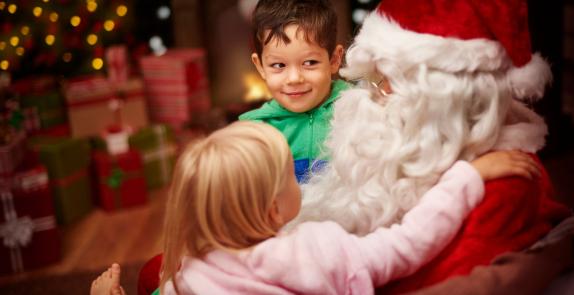 Mikołaj z dziećmi