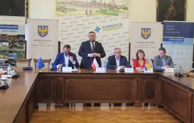 Uroczyste wręczenie umów